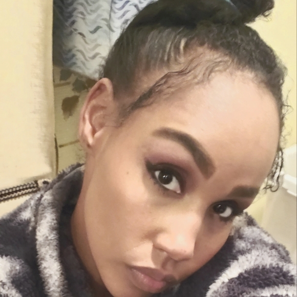 Meet your Posher, Kailoni - Picture 3 of 6